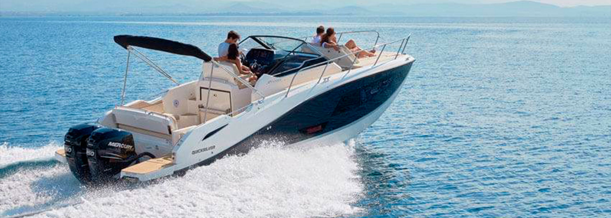 Quicksilver Activ 875 Sundeck 3