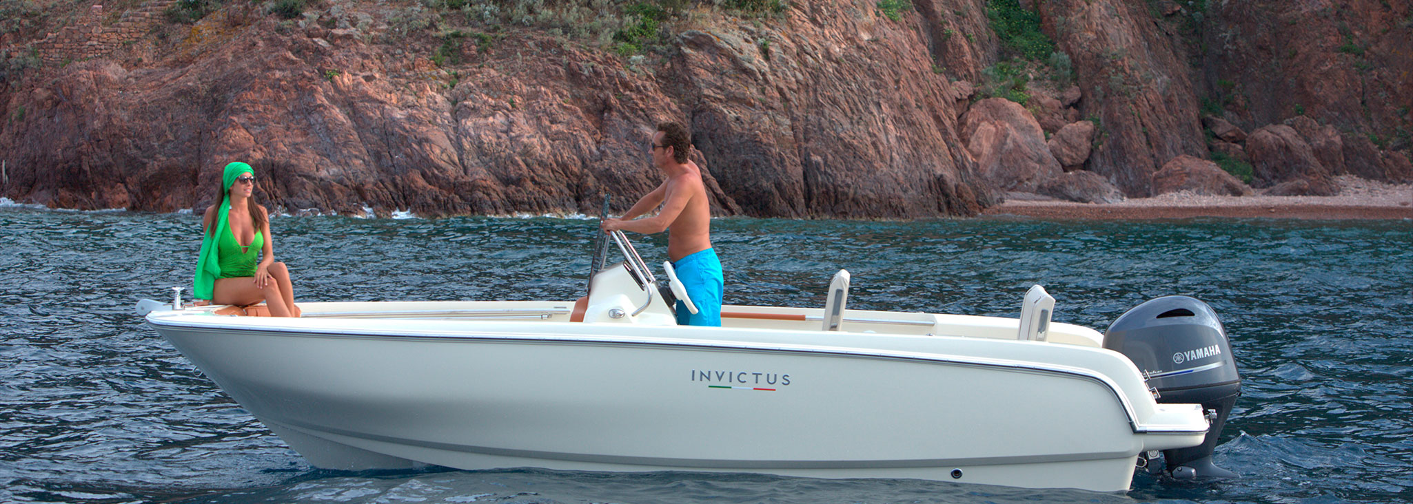 Invictus Yacht 190 FX-3