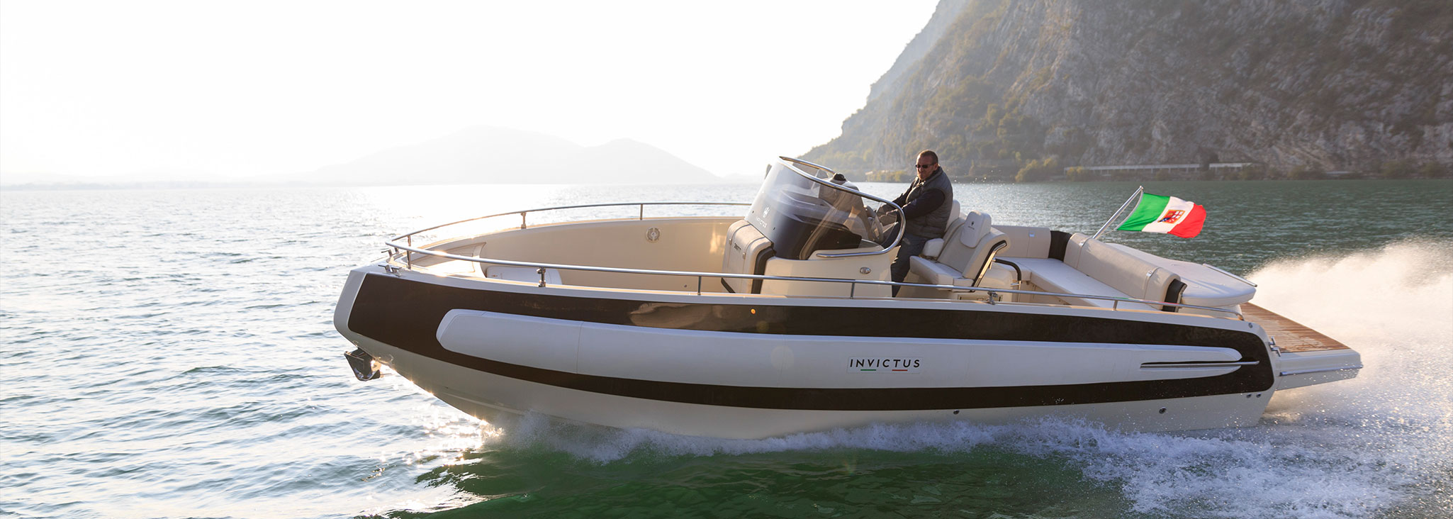 Invictus Yacht 280 TT-12