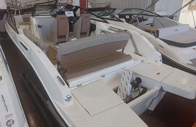 Quicksilver Activ 675 Bowrider