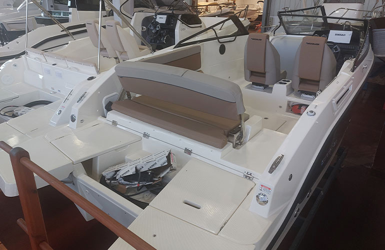 Quicksilver Activ 675 Bowrider