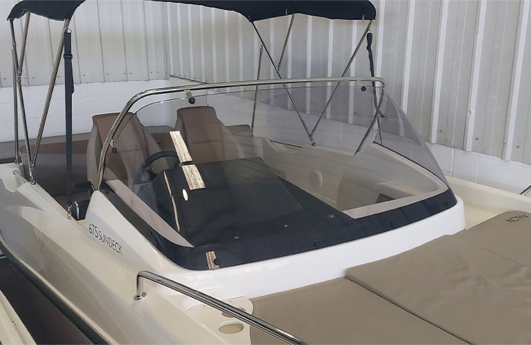 Quicksilver Activ 675 Sunndeck-9