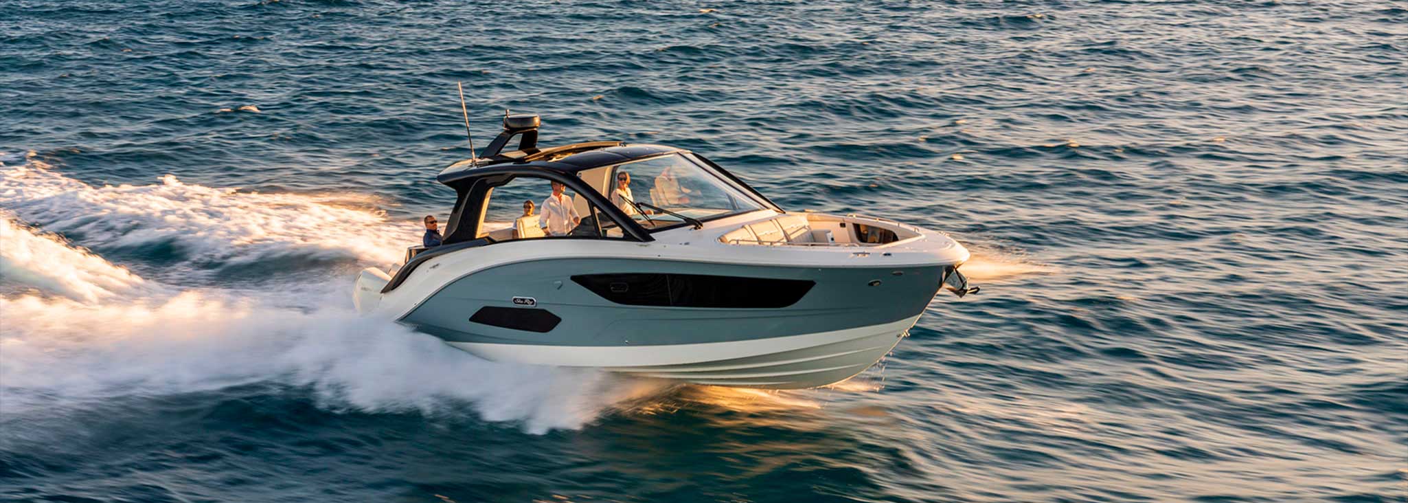 Presentation of the new 370 Sundancer boat