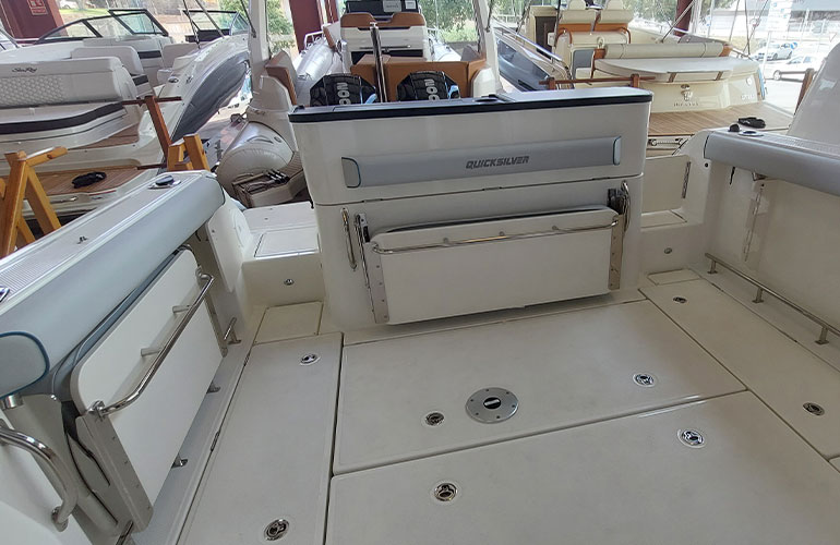 Quicksilver Captur 805 Pilothouse-16