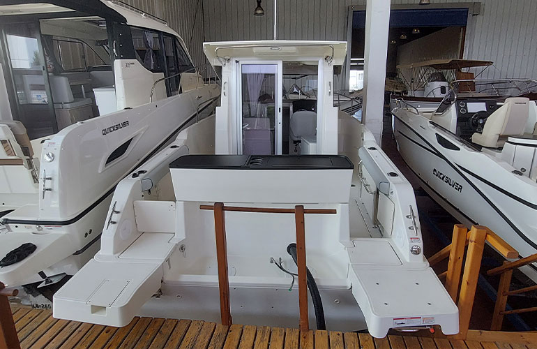 Quicksilver Captur 805 Pilothouse-3