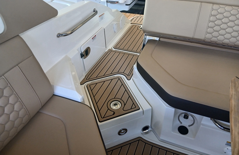 Sea Ray-250-SDX-10