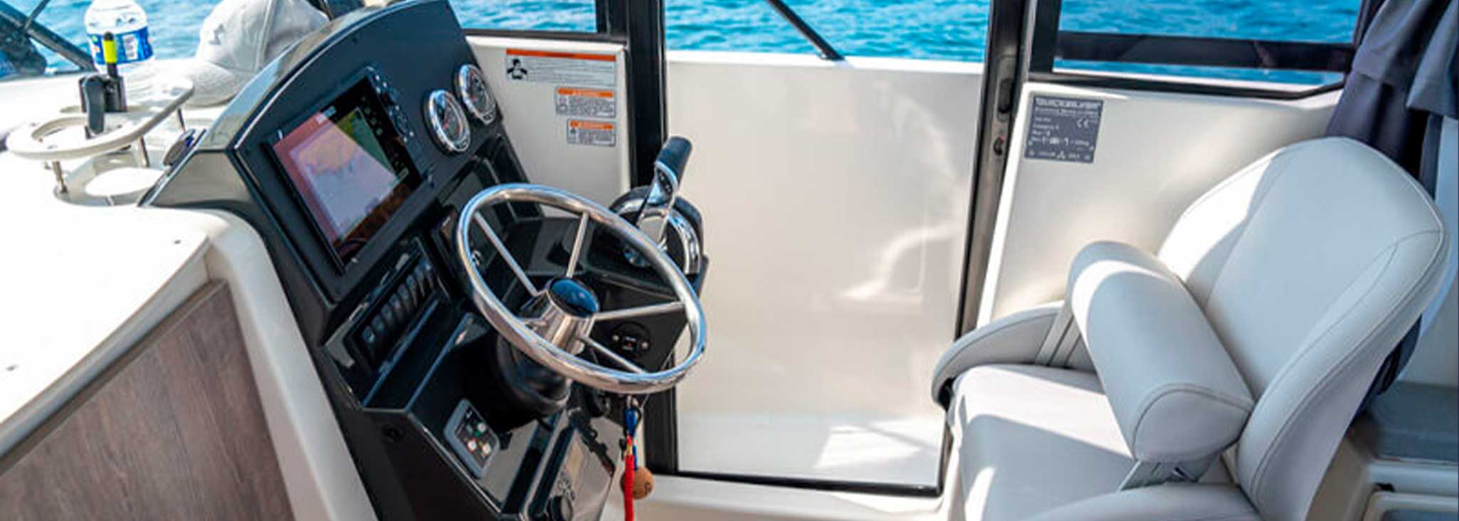 Quicksilver Captur 705 Pilothouse