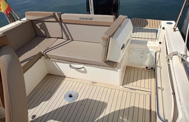 Quicksilver-755 Sundeck 7