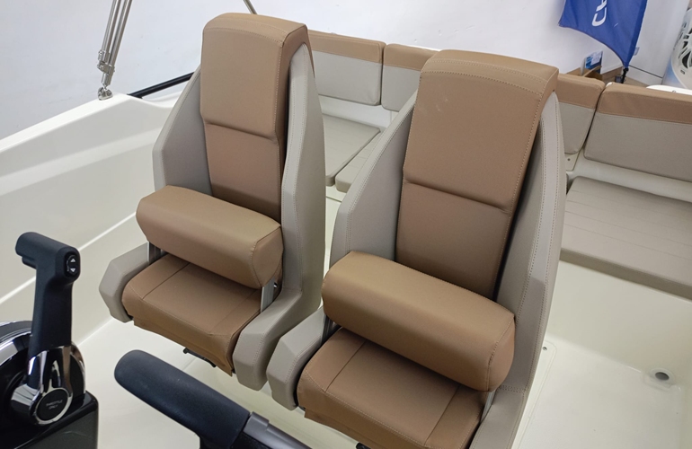 Quicksilver Activ 555 Open-3