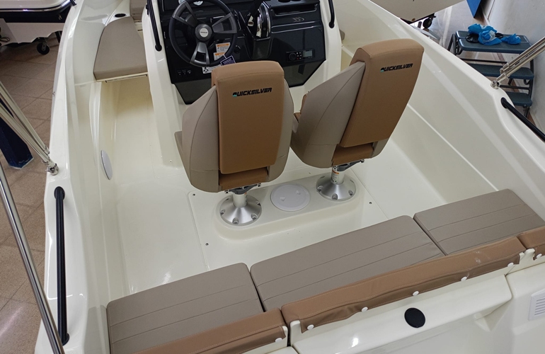 Quicksilver Activ 555 Open-7