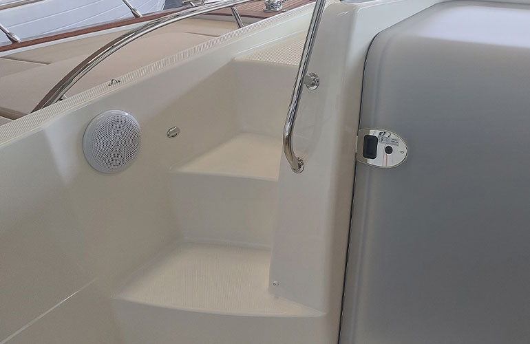 Quicksilver Activ 755 Sundeck-10