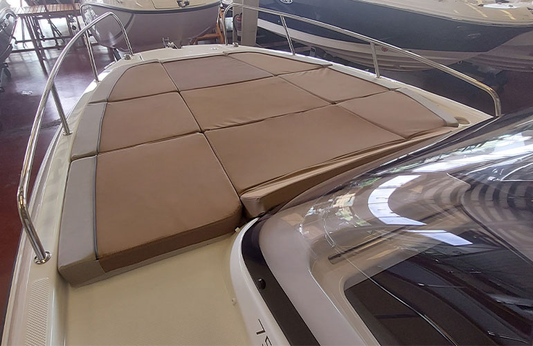 Quicksilver Activ 755 Sundeck-9