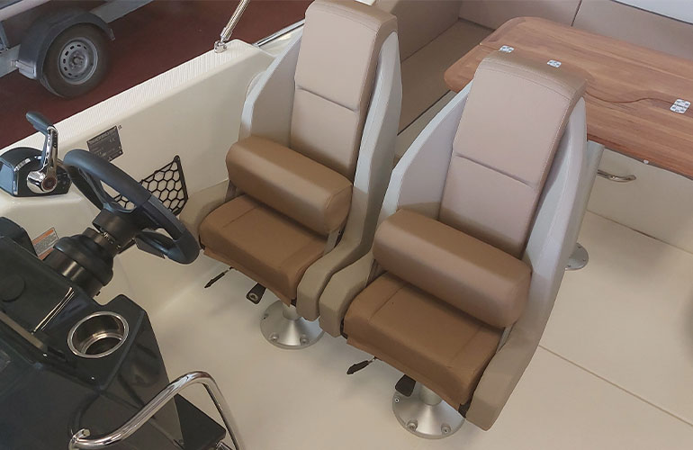 Quicksilver Activ 755 Sundeck-15