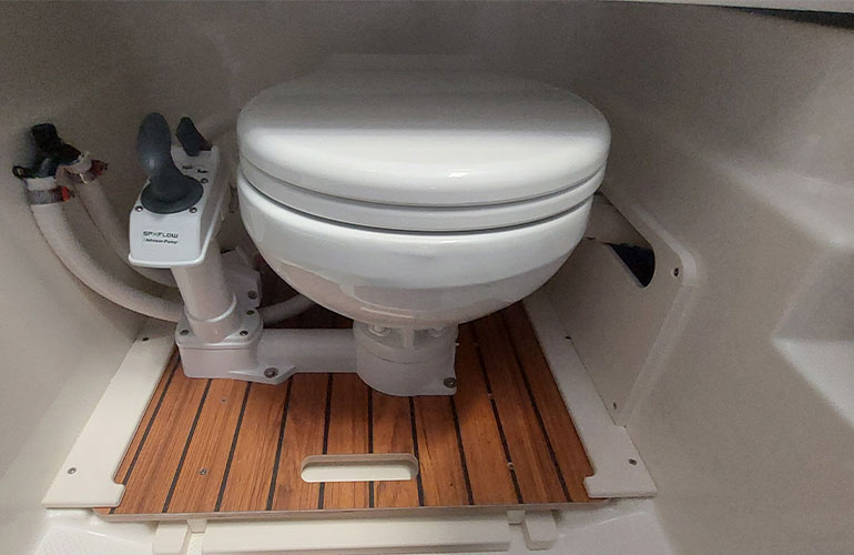 Quicksilver Activ 755 Sundeck-14