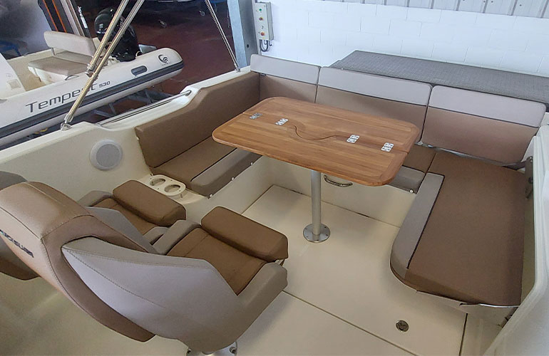 Quicksilver Activ 755 Sundeck-18