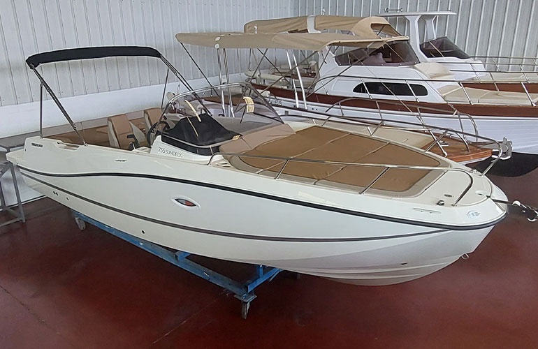 Quicksilver Activ 755 Sundeck-1