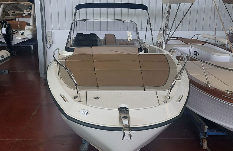 Quicksilver Activ 755 Sundeck-2