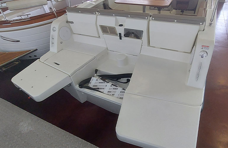 Quicksilver Activ 755 Sundeck-20