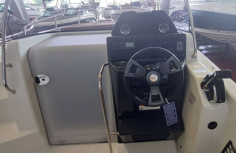 Quicksilver Activ 755 Sundeck-11