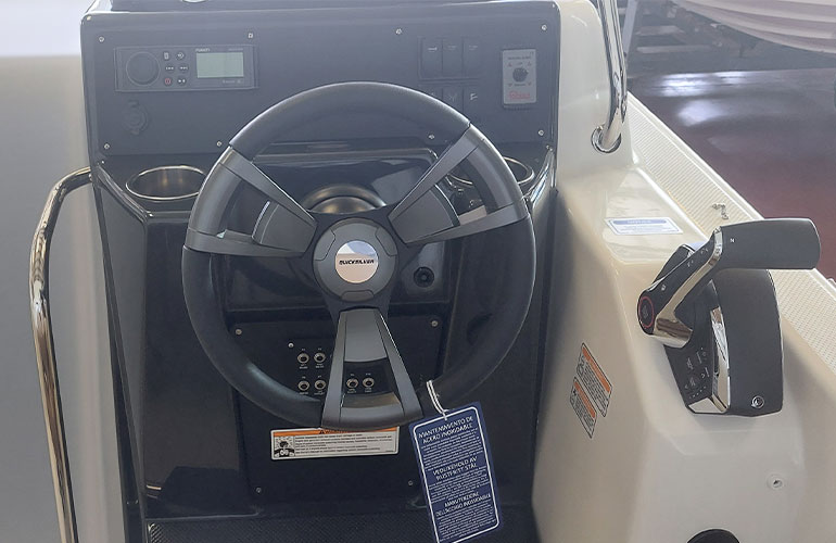 Quicksilver Activ 755 Sundeck-12