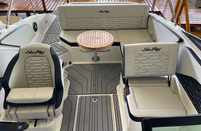 Sea Ray 210 SPX-13