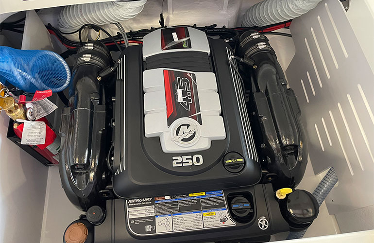 Sea Ray 210 SPX-14