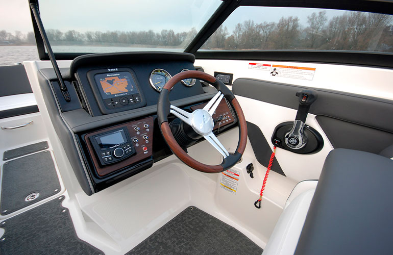 Sea Ray 230 SPX-13