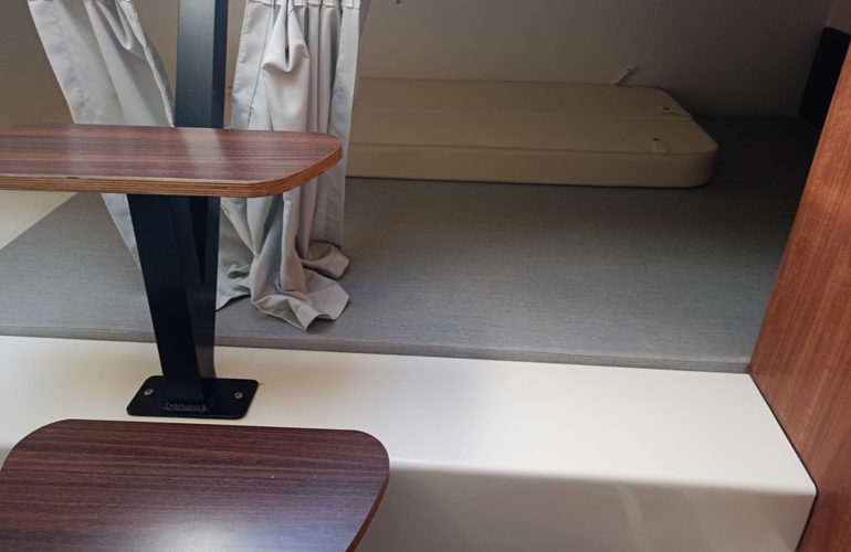 Quicksilver-875-Sundeck-15