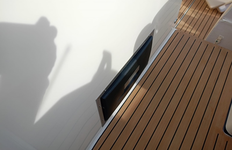 Quicksilver-875-Sundeck-10