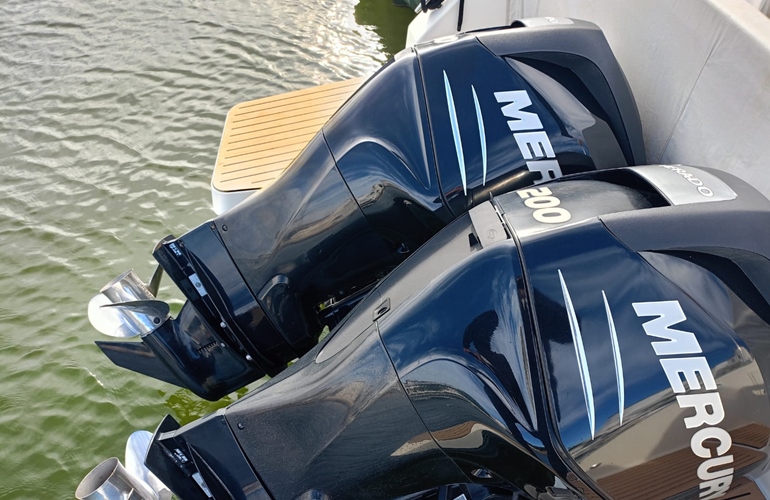 Quicksilver-875-Sundeck-17