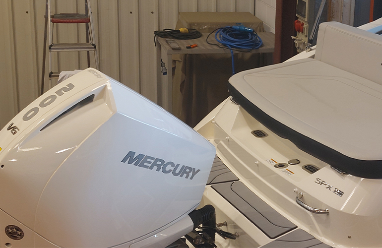 Sea Ray 210 SPX Outboard-14