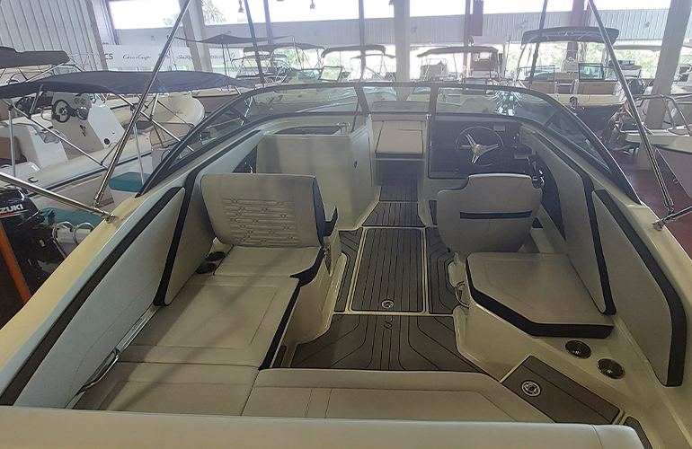 Sea Ray 210 SPX Outboard-6