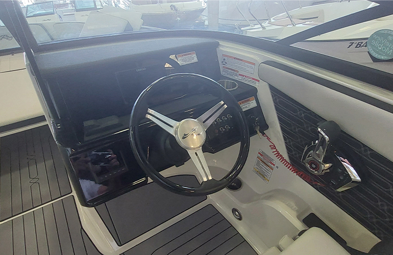 Sea Ray 210 SPX Outboard-7
