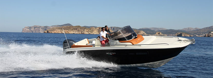 Invictus Yacht 240 CX-4