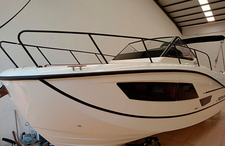 Quicksilver Activ 875 Sundeck-1
