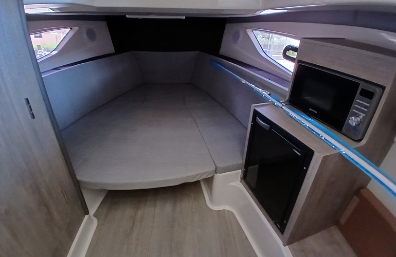 Quicksilver-875-Sundeck-14