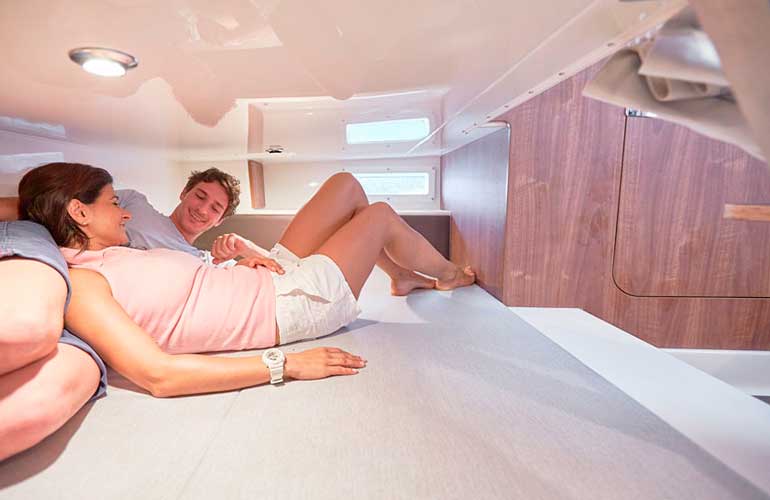 Quicksilver Activ 875 Sundeck-15