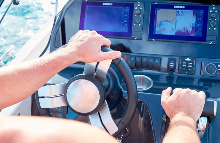 Quicksilver Activ 875 Sundeck-12