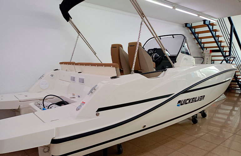 Quicksilver Activ 605 Open