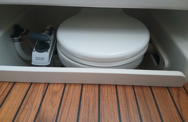 Quicksilver-755-Sundeck - 11