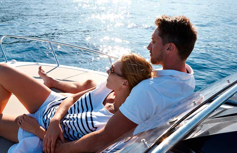 Quicksilver Activ 755 Sundeck