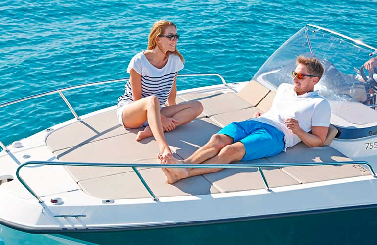 Quicksilver Activ 755 Sundeck