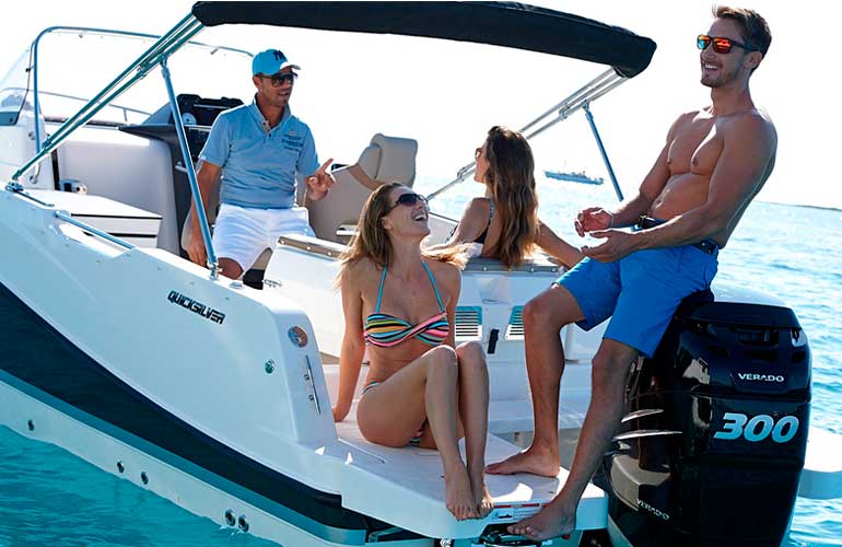 Quicksilver Activ 755 Sundeck