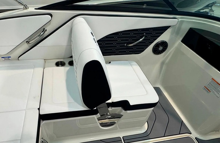 Sea Ray-190-SPX-stock-8
