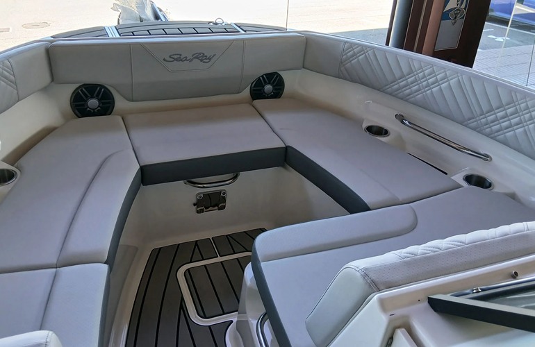 Sea Ray-230-SDX-stock-7