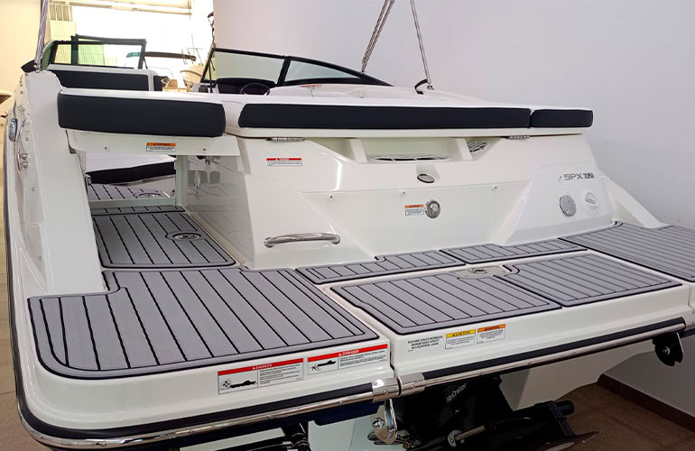 Sea Ray 230 SPX