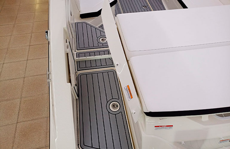 Sea Ray 230 SPX