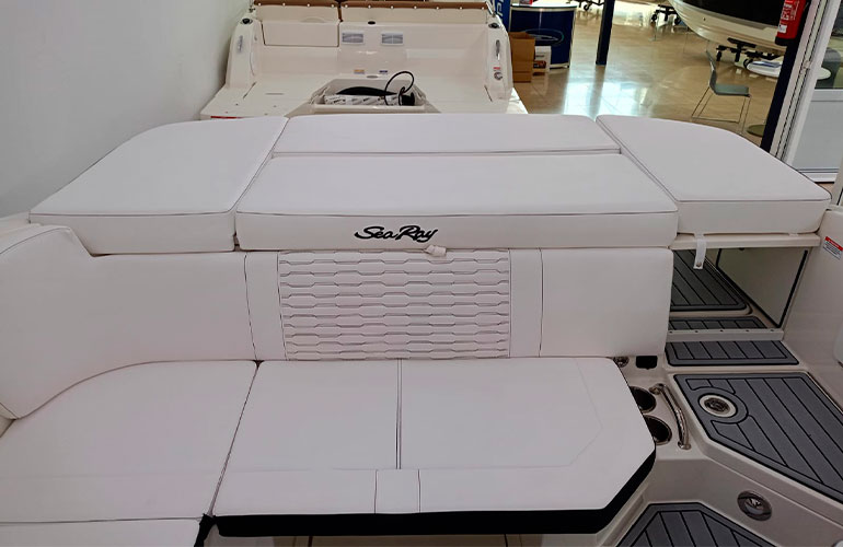 Sea Ray 230 SPX