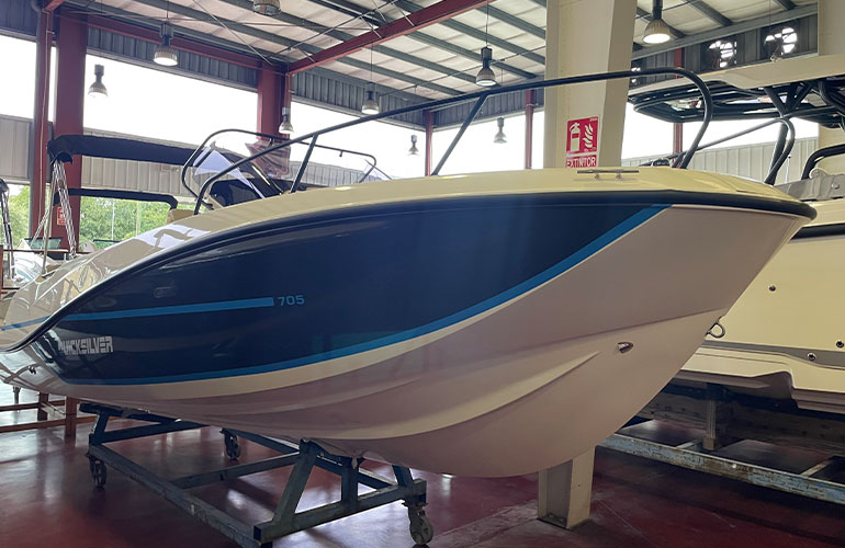 Quicksilver Activ 705 Open