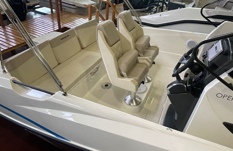 Quicksilver Activ 705 Open